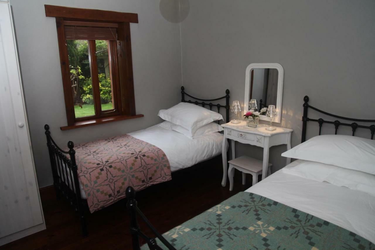 Ty Carreg Fach Staycation Cottage Cardiff Exteriör bild