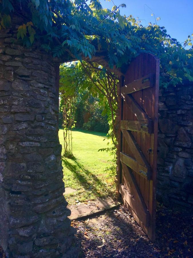 Ty Carreg Fach Staycation Cottage Cardiff Exteriör bild